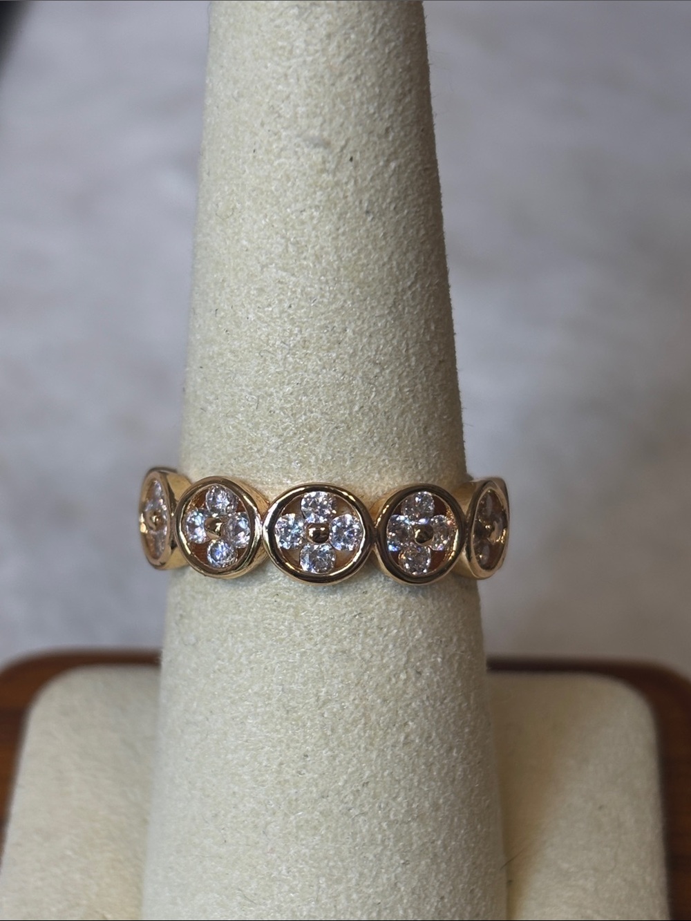 CZ Clover Eternity Band Rind 18k Rose Gold Plated over Brass